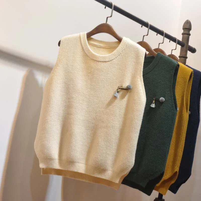 

2018 Sweater Poncho All Season Matched O-neck Pullover Solid Sleeveless Brooch Tank With Pin Accessories Medium Length Vest