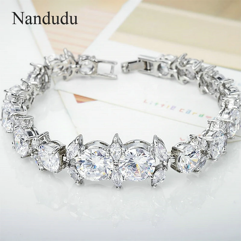 Nandudu Glittering Cubic Zirconia Bracelet Bride Elegant Lady Austrian Crystal Bangle Fashion