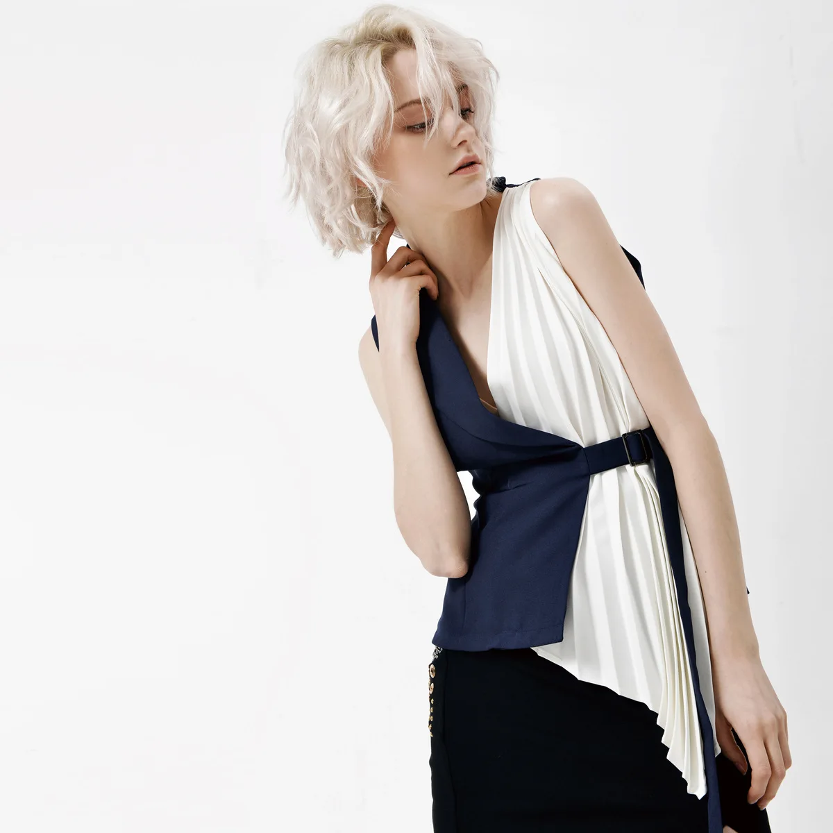 

Johnature Women Vest Office Lady Irregular Pleat Splicing V-neck Retractable Waist Waistcoat 3 Color Sleeveless fashion Vest