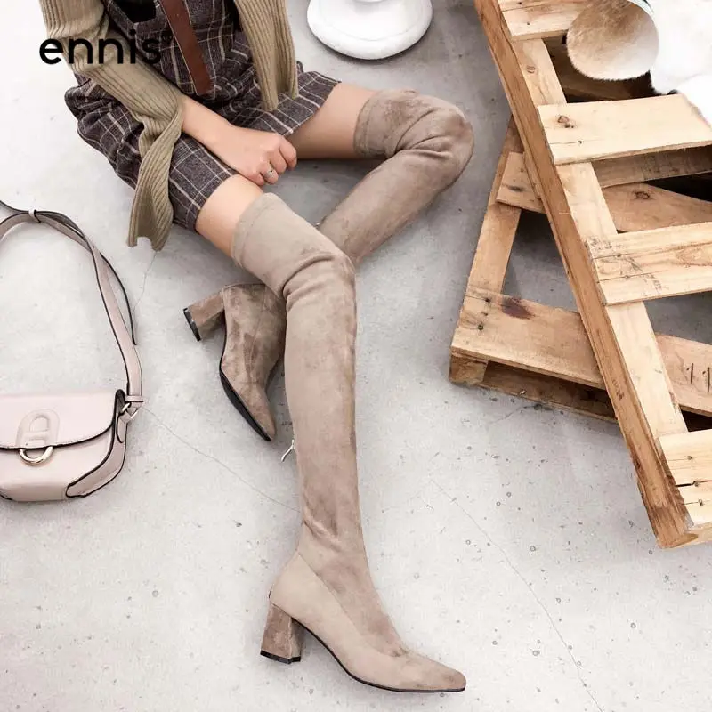 ENNIS/ Стрейчевые Сапоги выше колена женские сапоги на толстом высоком каблуке с острым носком осенне-зимние сапоги до бедра женская обувь из флока L859