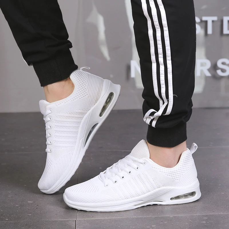 

BZBFSKY new LightWeight Men Casual Shoes Mesh Breathable Weaving Male Flats Shoes White Black Solid Outdoor Walking Sneakers Men