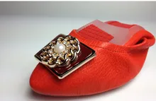 Hot Sales Lady’s New Arrival Spring Flat Lady’s Shoes Elegant Imitation Diamond Crystal Foot Dot Shoes Foot Soft Egg Roll Ballet