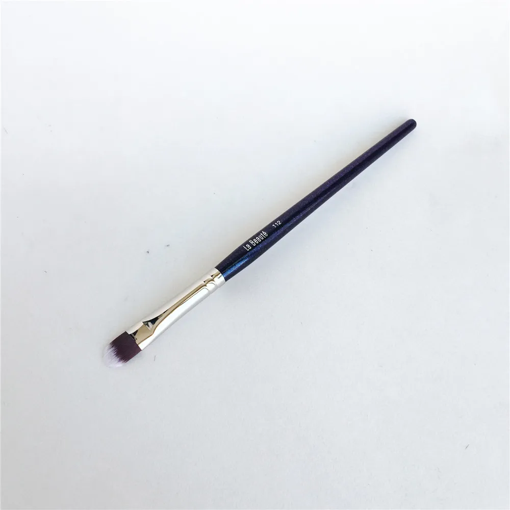 La Beaute 112 Concealer Brush _ 2