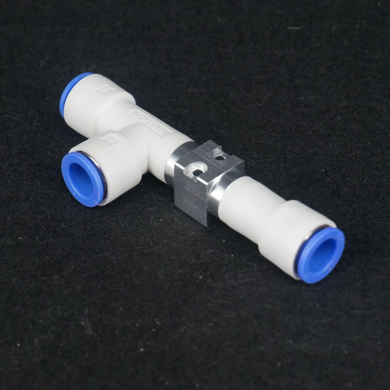 thumbnail image 2 of Pneumatic Air Exhaust Vacuum Ejector Generator CV-10/15/20/25 Vacuum 2 of 9