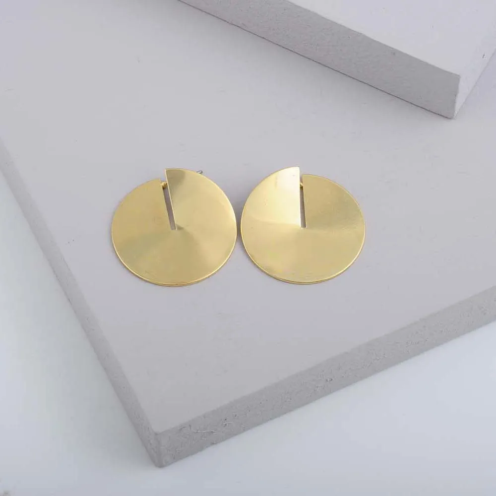 Панк круглые модные маленькие серьги-гвоздики для женщин Золотая Серебряная монета скрученные геометрические круглые серьги ювелирные изделия Brincos