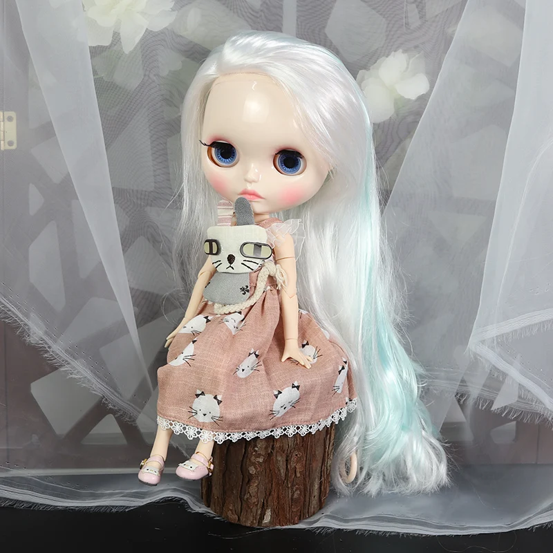 Neo Blythe Doll with Multi-Color Hair, White Skin, Shiny Pouty Face & Custom Jointed Body 5