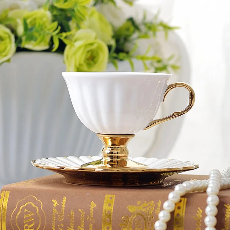 Европейский стиль кофейная кружка, Модный контур с золотом кружка белая керамическая римская чашка и блюдо кофейная чашка для воды рождественский подарок - Цвет: 01