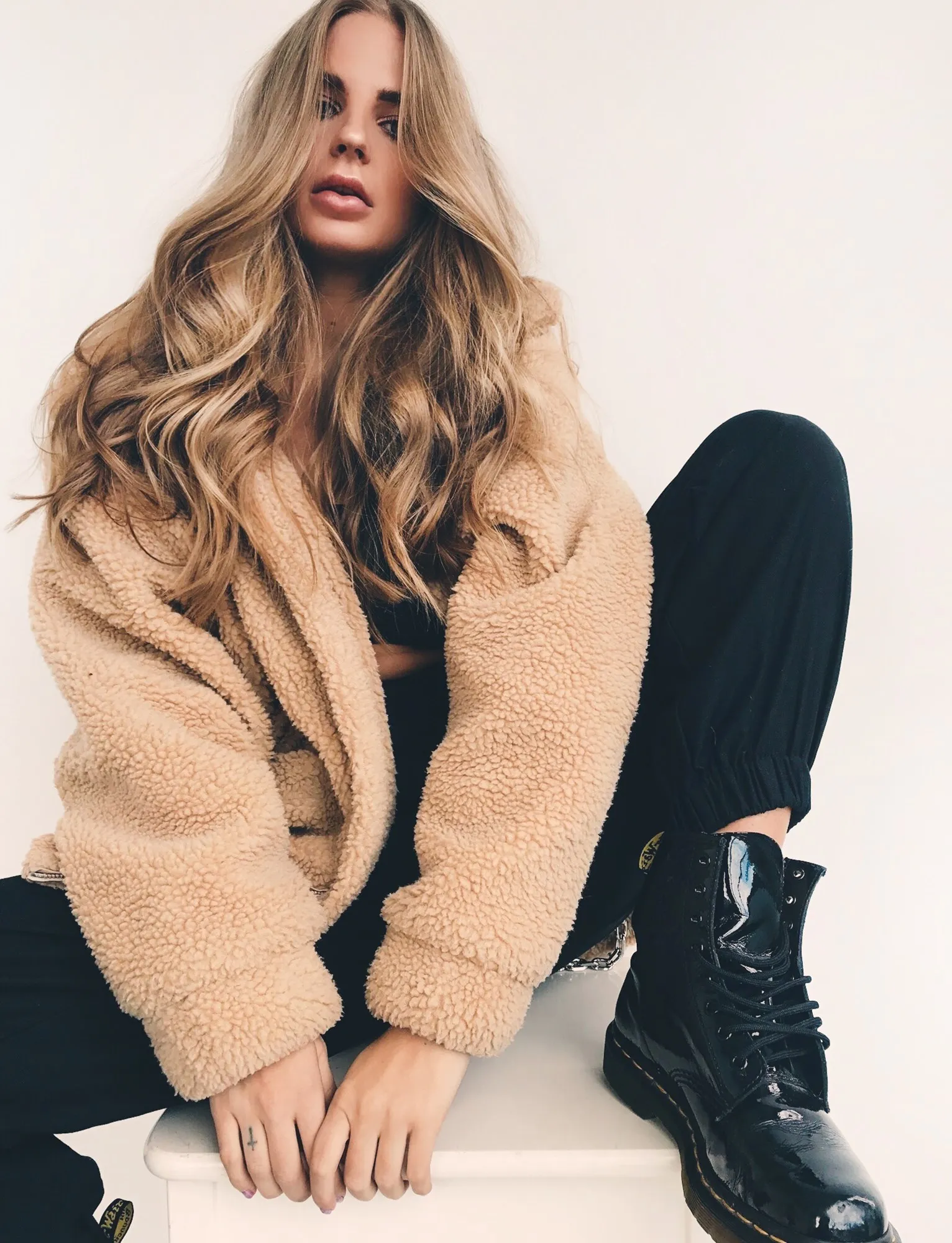 

Winter Warm Oversized Lamb Jacket Women Long Warm Wool Coat Lapel Parka Jackets Overcoat Turn Down Collar Outwear