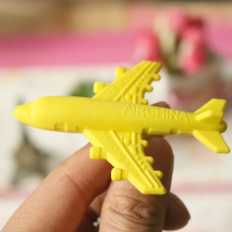 4 шт. случайный Творческий мультфильм 3D моделирование гражданской авиалайнер ластик детей персонализированные модель самолета игрушка