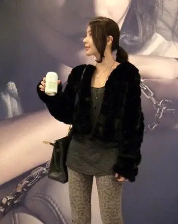 Court Fourrure Femmes Cheveux Manteau Bref Chaude Yr62 De Épais Automne Imitation 2018 Rétro Veste Vison Hiver Faux Survêtement Lapin 6q0w4