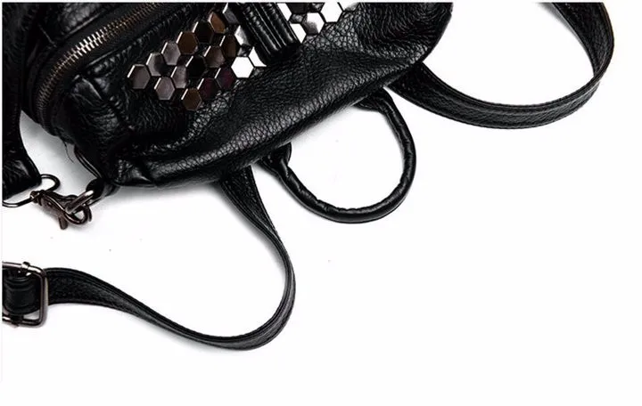 Rdywbu High Quality Star Backpack Wash Water PU Leather Travel Bag Women Leisure Rivets Girl Large Capacity Stud Schoolbag H104