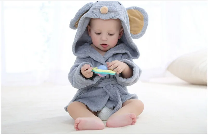 Estação de Moda do Miúdo com Capuz Animal do Bebê Roupão de Toalha Crianças dos Desenhos Animados do Miúdo Toalhas de Praia Modelagem Roupão Infantil Spa 0-12month 18 Toalha Crianças Dos Desenhos Animados do Miúdo
