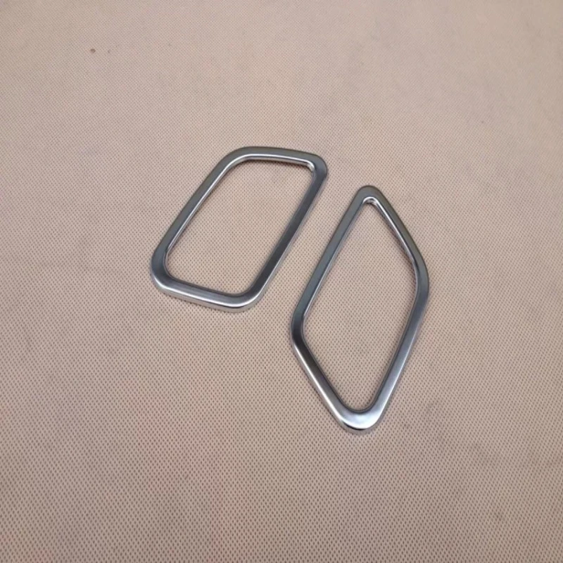 (4)