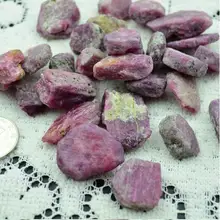 Gerçek Nadir 1-3cm Doğal Isıtılmamış Kırmızı Yakut Kaba Numune Mnerals Şifa Akvaryum Çakıl Balık Tankı taşlar