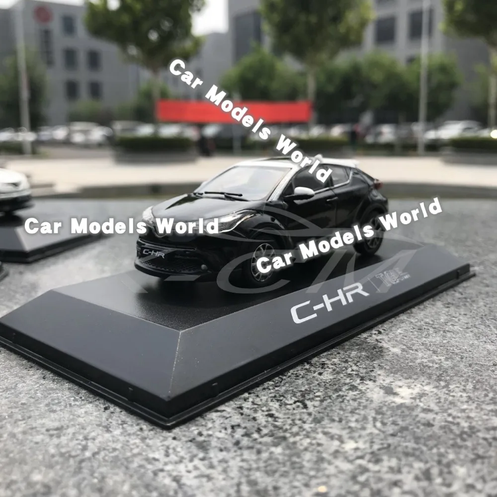 Литая под давлением модель автомобиля для C-HR CHR 1:43 (черный/белый) + маленький