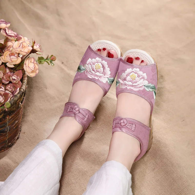 8836 الصنادل المسطحة مع مشبك الرياح وطني المطرزة أحذية نسائية