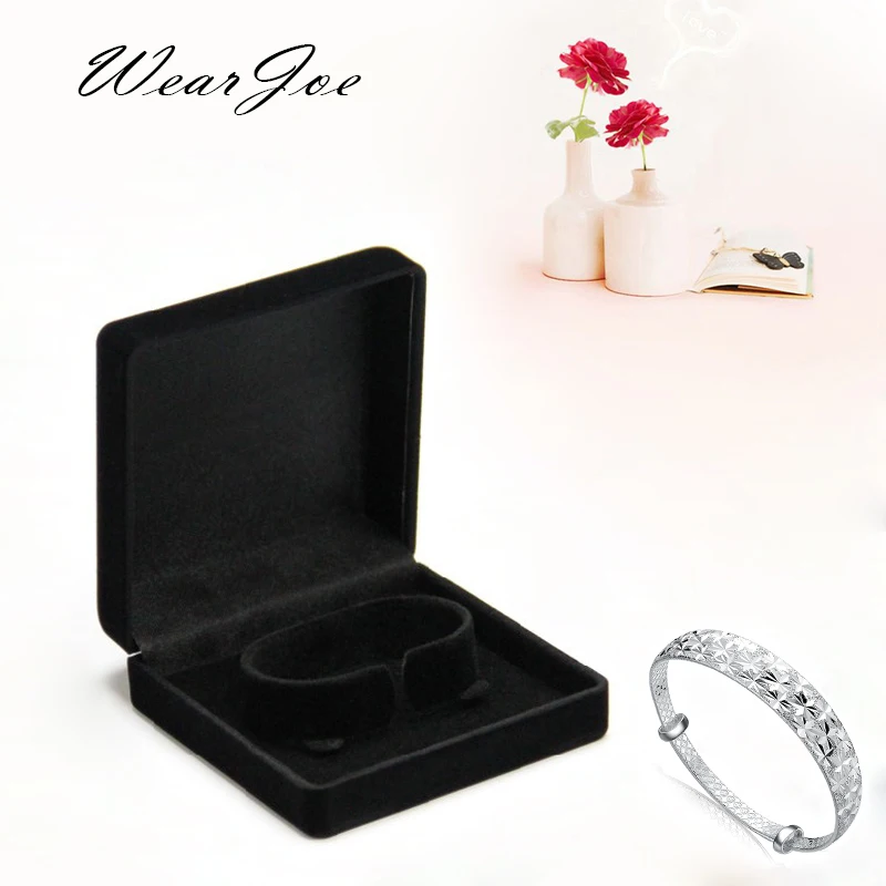 Black Velvet Jewelry Bracelet Box 9*9*4cm Circle Clasp Carrying Stand