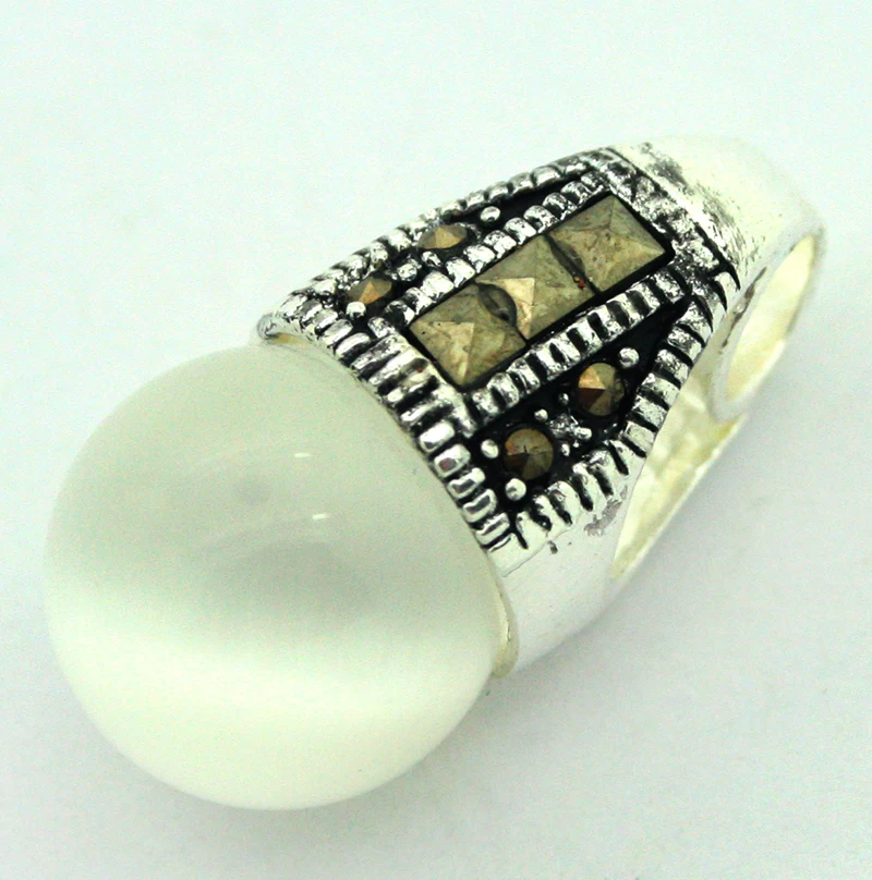 

VINTAGE 925 SILVER NATURAL 12MM CLEAR WHITE OPAL BEADS MARCASITE PENDANT