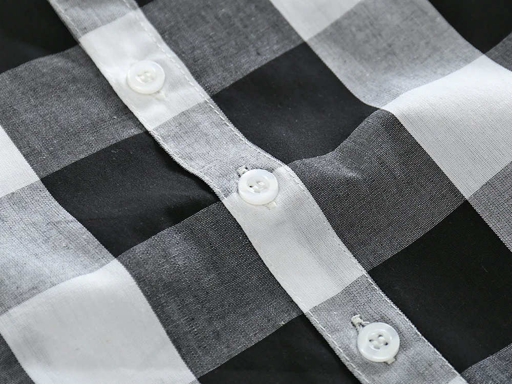 4587973215_2068599042