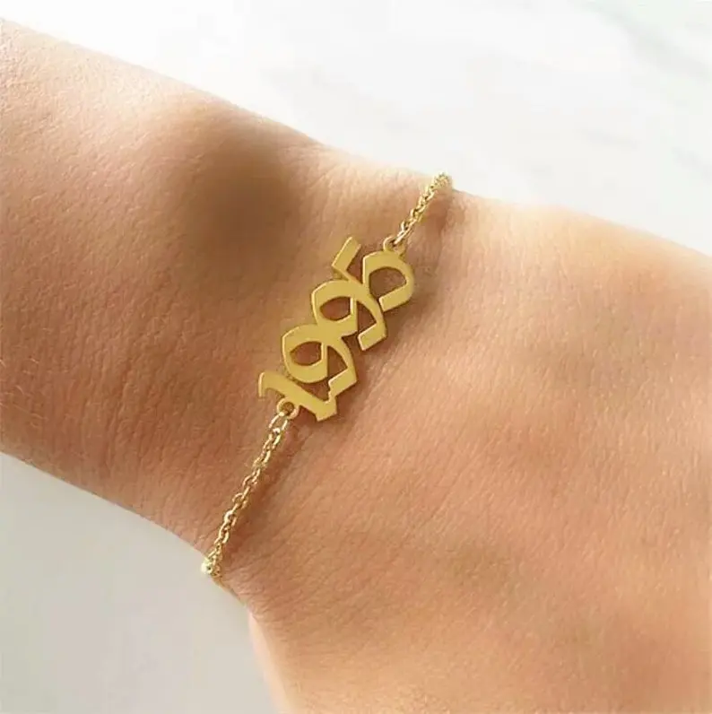 

Personalized Custom Old English 1985 to 2019 Number Bracelet Femme New Mom Gifts Stainless Steel Birth Year Bracelets For Women