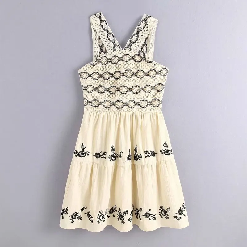 

1981-75-9727 European and American fashionable lace embroidered collar dress
