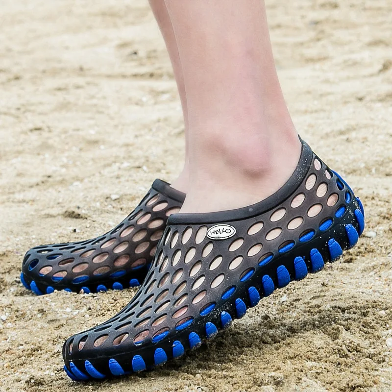 2019 Men Sandals Summer Slippers Shoes Fashion Beach Crocs Sandals Casual Flat Slip on Male Garden Hollow Out Sandalias Hombre