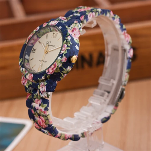 

New Design Fashionable Pattern Plastic Flower Band Quartz Watch Hot Sale Women Dress Ladies Watch Wrist Watch Ladies Watch