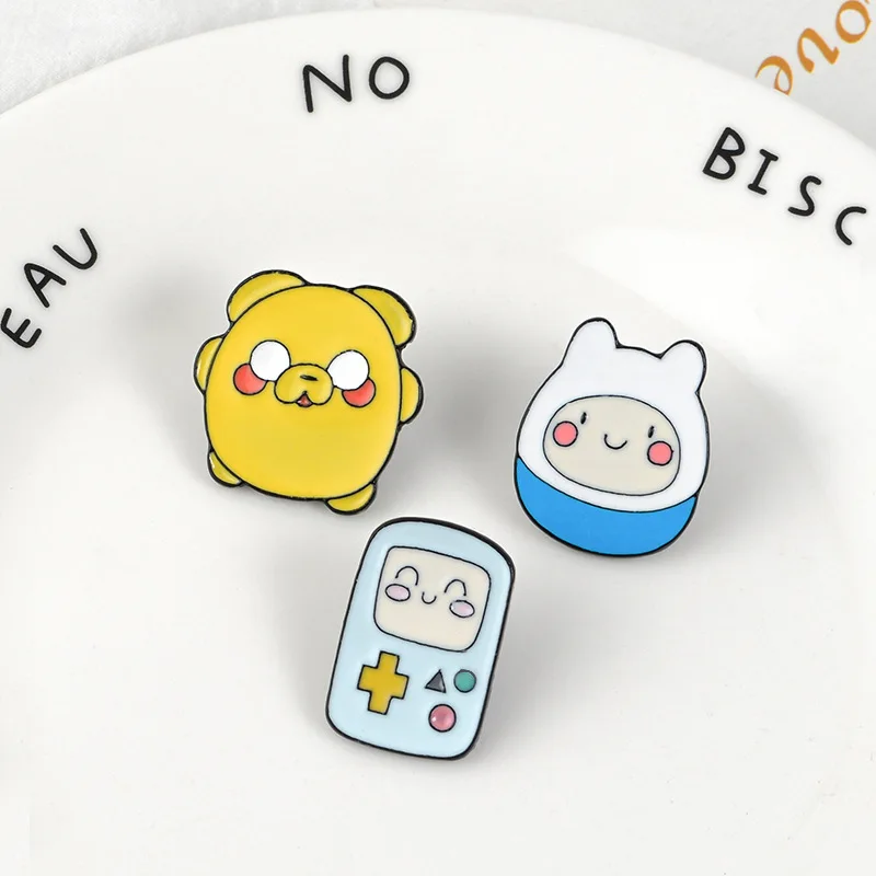 

Cartoon Adventure Time Finn and Jake Enamel brooches Button Badge pins Jewelry Gift for friend kids bag hat cloth accessories