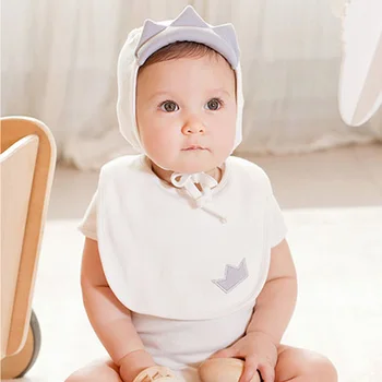 

2018 Baby Hat Crown Embroidery Button Style Bib Infant Caps Bibs Set Pure Cotton Newborn Photography Cute Baby Beanie 0-6 Months