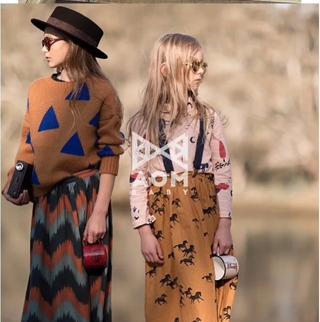 Свитер с треугольным вырезом для мальчиков и девочек, Осенний Повседневный брендовый стиль, детский трикотажный джемпер, детская вязаная одежда, модный свитер для девочек