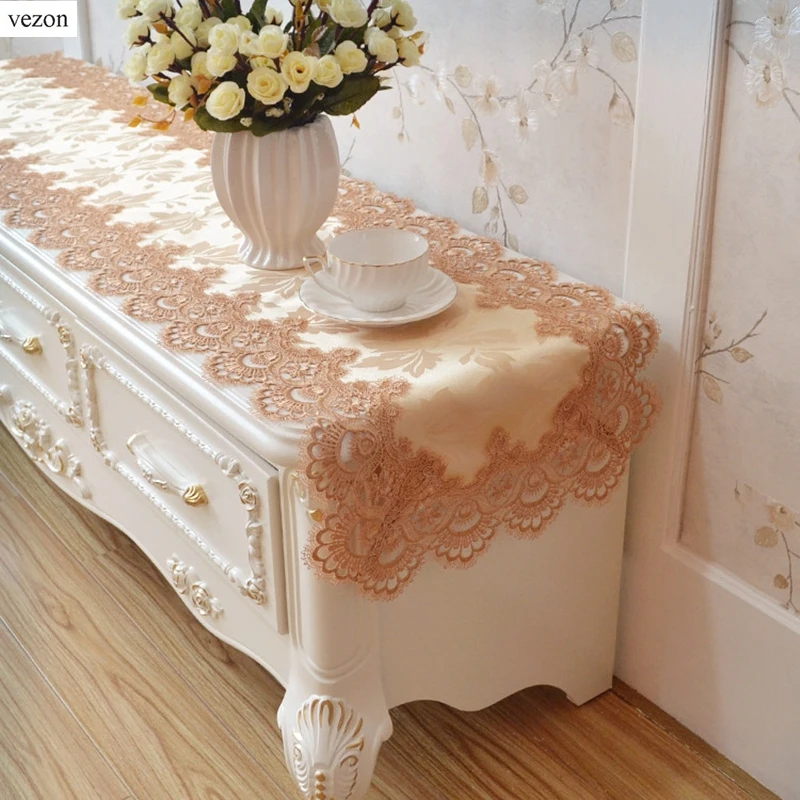 

vezon New Hot Elegant Jacquard Lace Table Runner White Delicate Polyester Lace Table Towel Cloth Overlays for Wedding Home Flag
