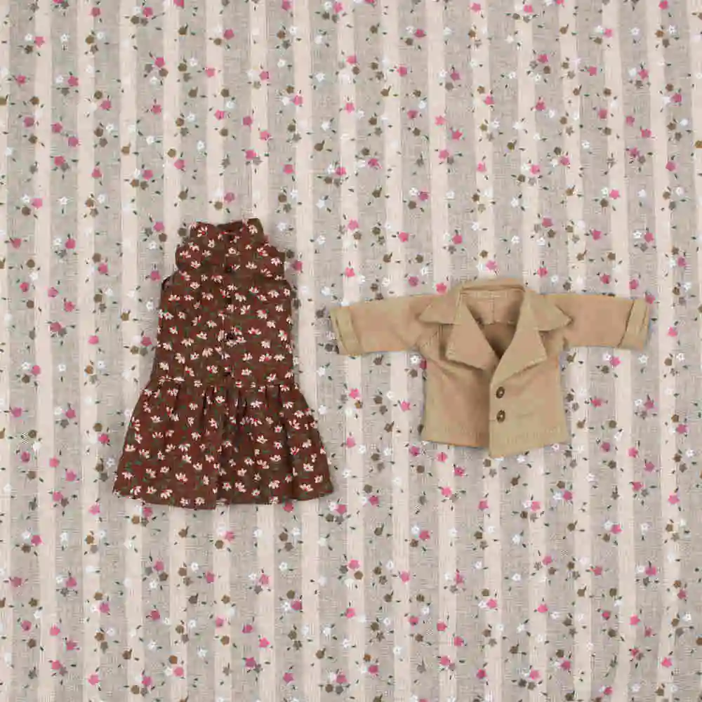 ICY DBS Blyth doll joint Doll suit brown dress and a small green jacket suit 6