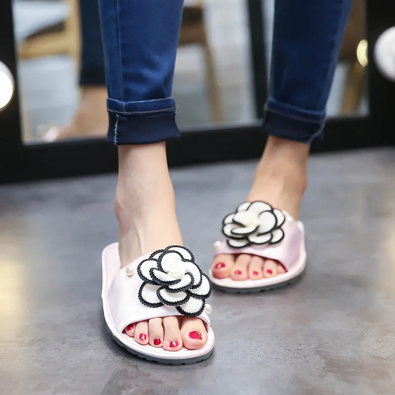 2018 Lovely Big Flowers Flat Women Casual Slippers Shoes Woman Summer Cute Black White