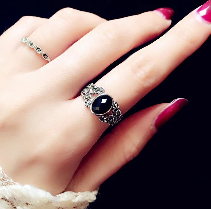 Elegant Silver Plated Vintage Black Crystal Ring