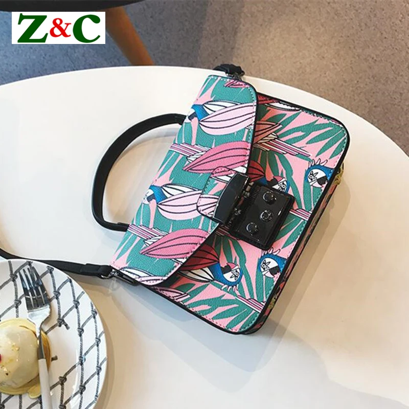 2018 Famous Brand Women Tote Bag Luxury Lolita Style Graffiti Print Shoulder Bag Design Lady Chain Lock Crossbody Bags for Women tape print chain bag