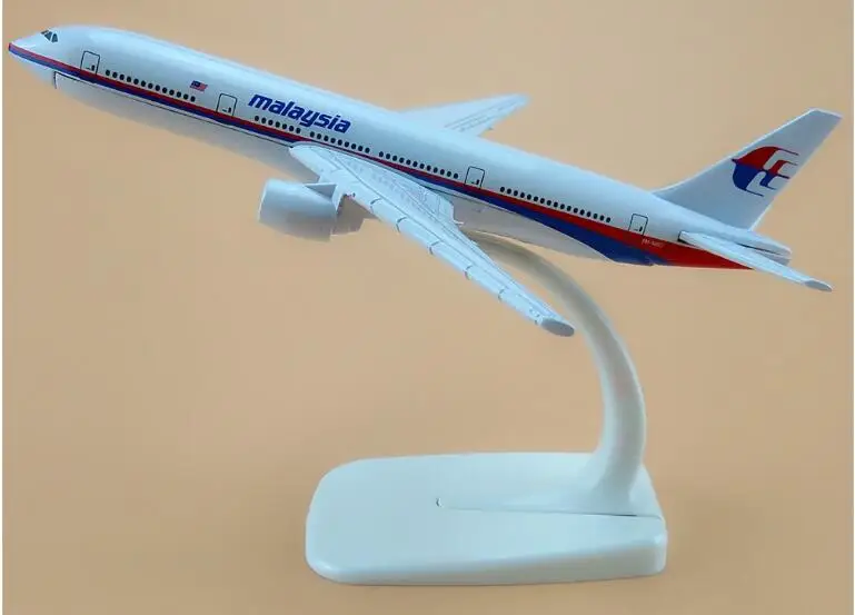 Модель самолета Боинг 777 авиакомпании Малайзия самолет металлическая модель для