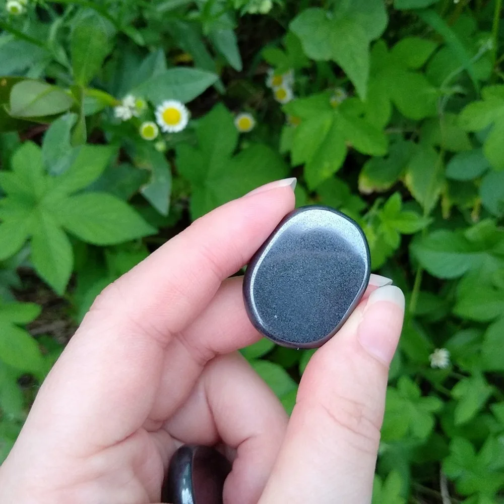 hematite palm stones-04