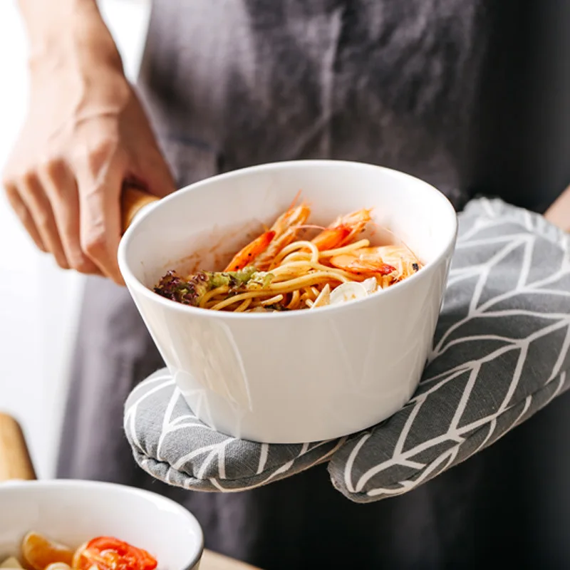 

KINGLANG Japanese Ceramic Porcelain Large Size Noodle Soup Fruit Salad Bowl With Wooden Handle Tableware