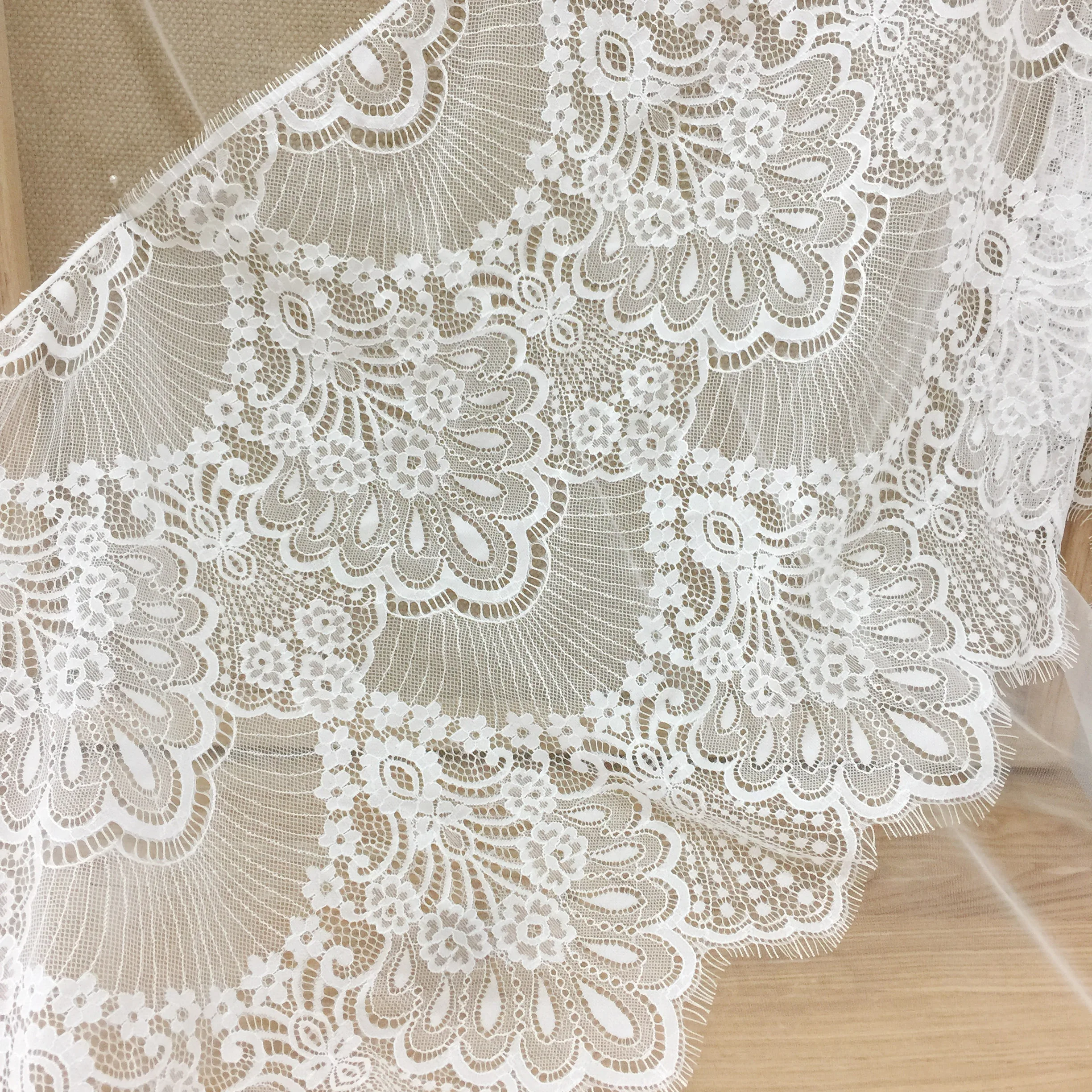 

3 Meters/Lot Eyelash Chantilly Wedding Lace Fabric Trim in Off White , Scallop Bridal Veil Lace Cape Shrug in Vintage Style