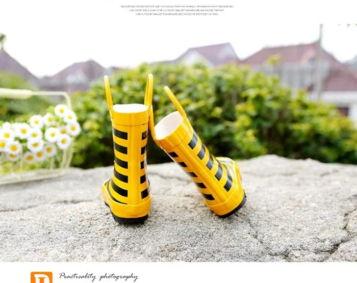 New 2015 Children Rain Boots Cartoon Kids Rubber Boots Bee  Frog  Beatles Girls Shoes Flat Rainboots Bota Baby Kids Shoes free shipping (5)