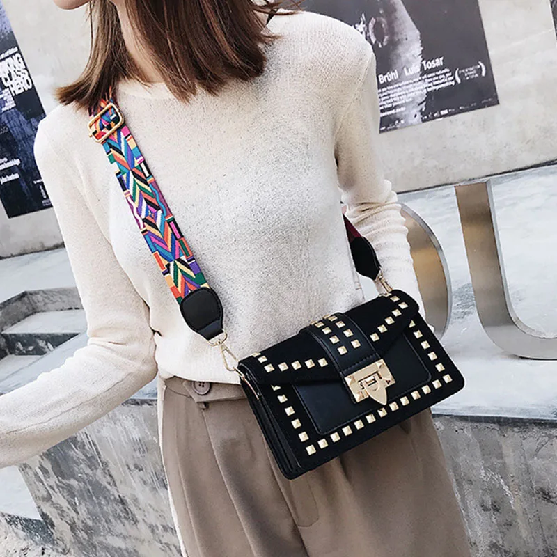 MSGHER 2018 جديد الكتف واسعة حزام صغيرة صندوق مربع الأزياء برشام Crossbody حقيبة الإناث أكياس حقيبة ساعي النساء WB1083 MSGHER 2018 جديد الكتف واسعة حزام صغيرة صندوق مربع الأزياء برشام Crossbody حقيبة الإناث أكياس حقيبة ساعي النساء WB1083
