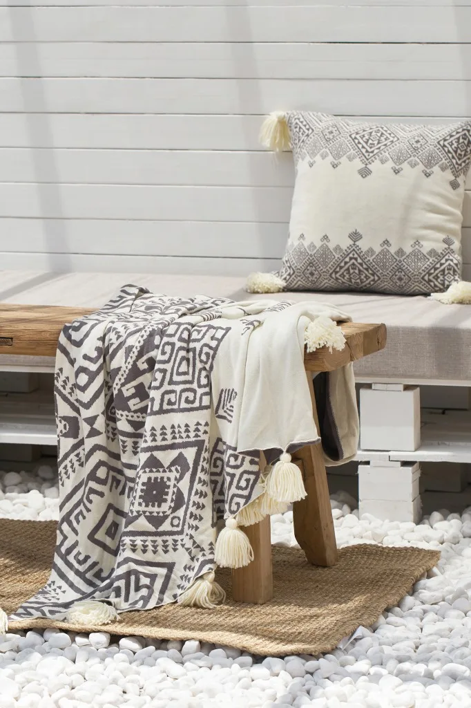 

New Nordic Geometric Knitted Blanket Throw Plaids Knit Blankets Bedding Sofa Cover Same Style Cushion Cover Pillow Cover Set