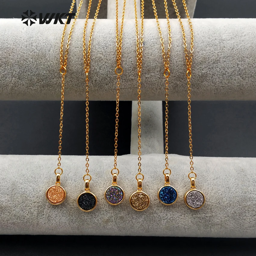

WT-N1095 Wholesale Natural A-gate Stone Pendant Plating Gold Chain Round Plating Titanium A-gate Necklace For Women Jewelry Gift