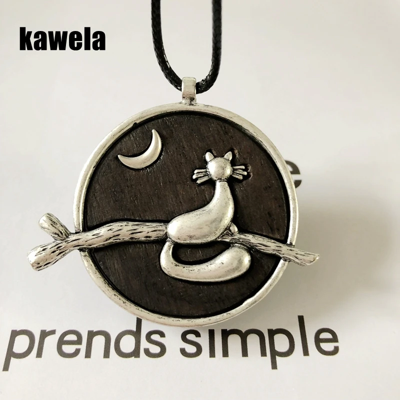 

Free Shipping New Special Design Sandalwood Cat Moon Charm Pendant Necklace