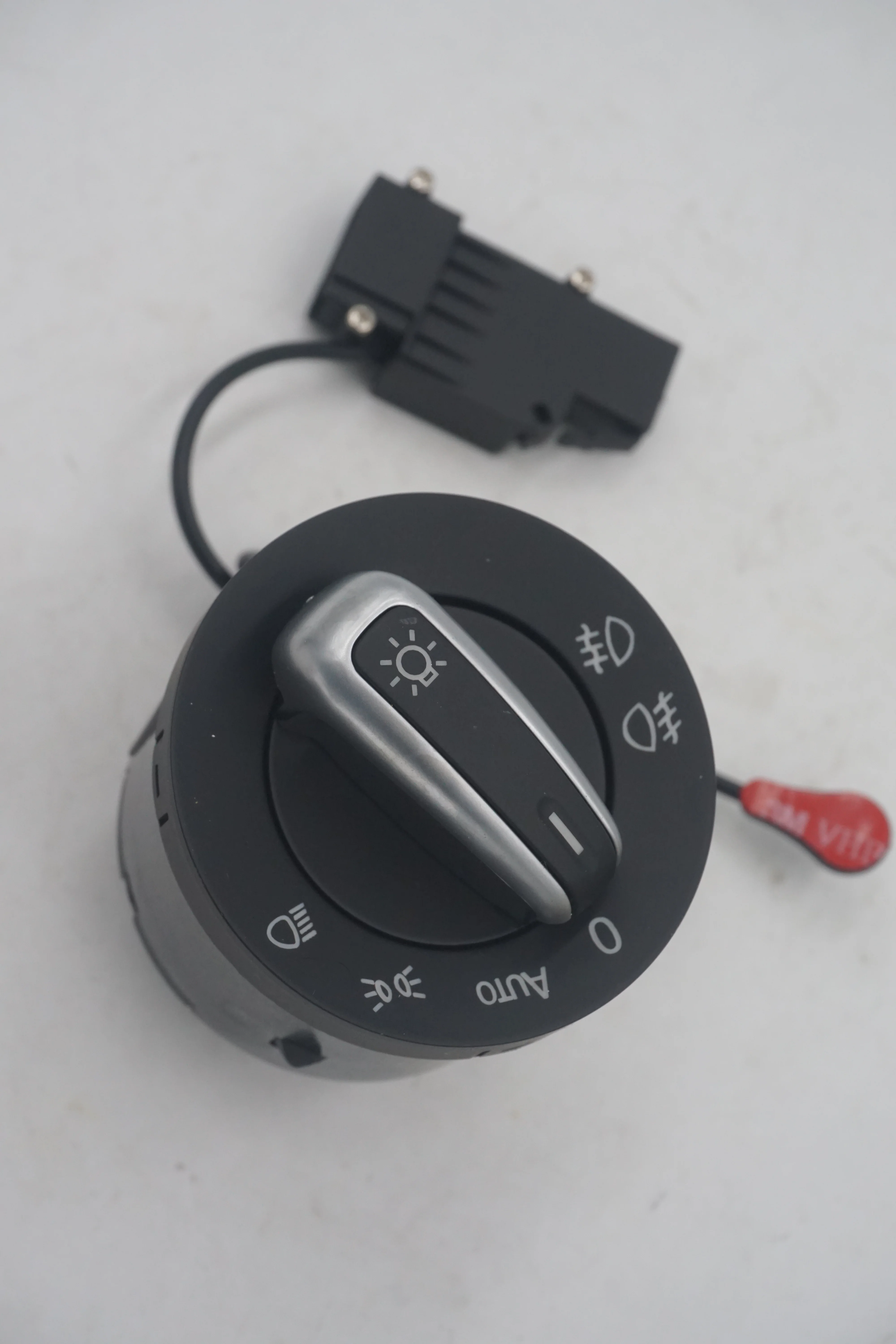 

for VW Golf Jetta MK5 MK6 GTI Passat B6 B7 CC Tiguan Chrome Auto Headlight Switch 5ND941431B Modification add Auto function