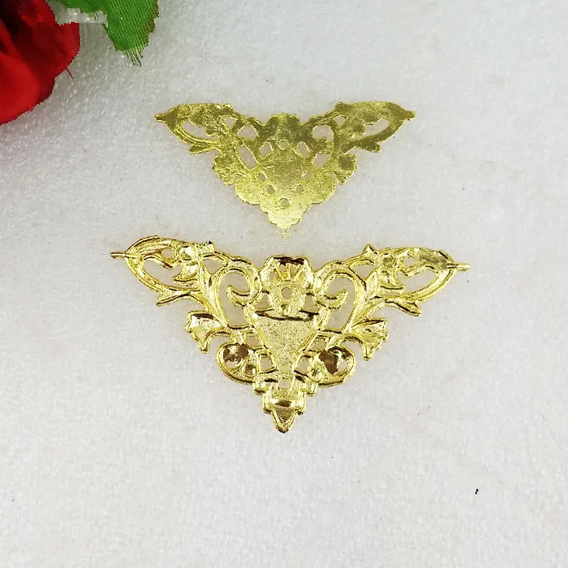 Zinc-Alloy-Wooden-Box-Coner-Wine-Box-Protector-Embellishment-Findings-Triangle-Corners-Antique-Flower-Hollow-4Pcs (5)