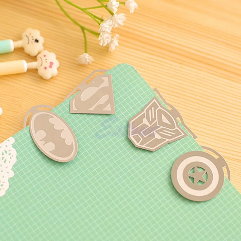 

New Creative Stationery Metal Bookmark Magazine Label Reading Book Maker Paperclip Batman Cartoon Design