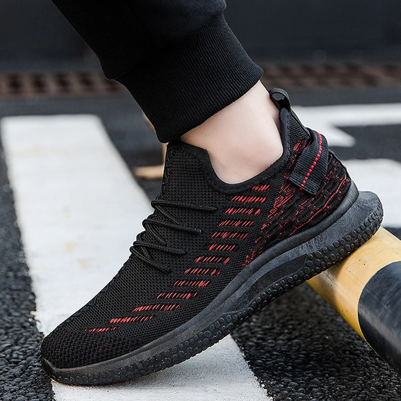 Тенденции моды весной и летом Обувь с дышащей сеткой некоторые Для мужчин черный