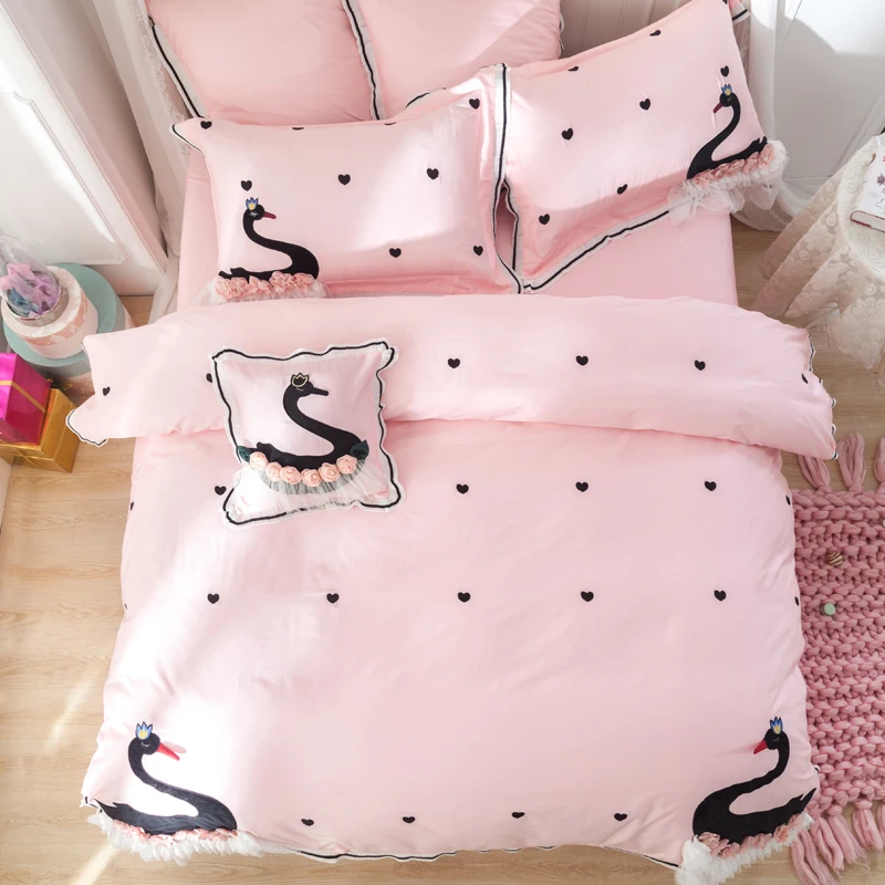 

2018 New Luxury Egypt Cotton Graceful Swan Bedding Set Applique Duvet cover set Bed Sheet Pillowcases Queen King size 4/6/7Pcs
