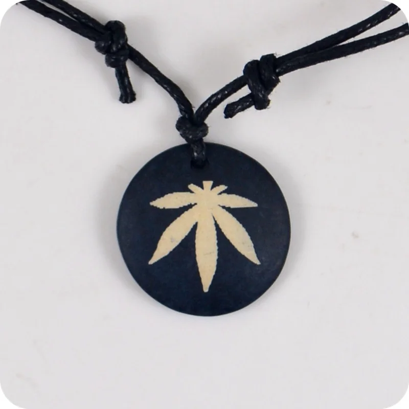 Leaf Jamaica weed Rasta Reggae Punk Hiphop yak bone Carving Pendant Necklace Amulet Lucky Gift Tribal Totem Fashion Jewelry